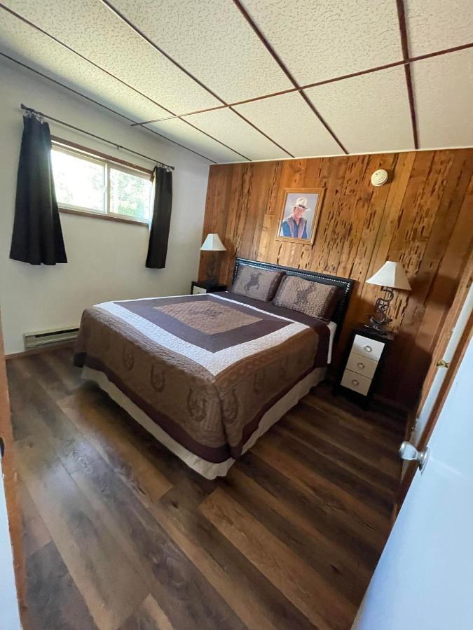 Riverfront Lodging Shady Cove Buitenkant foto