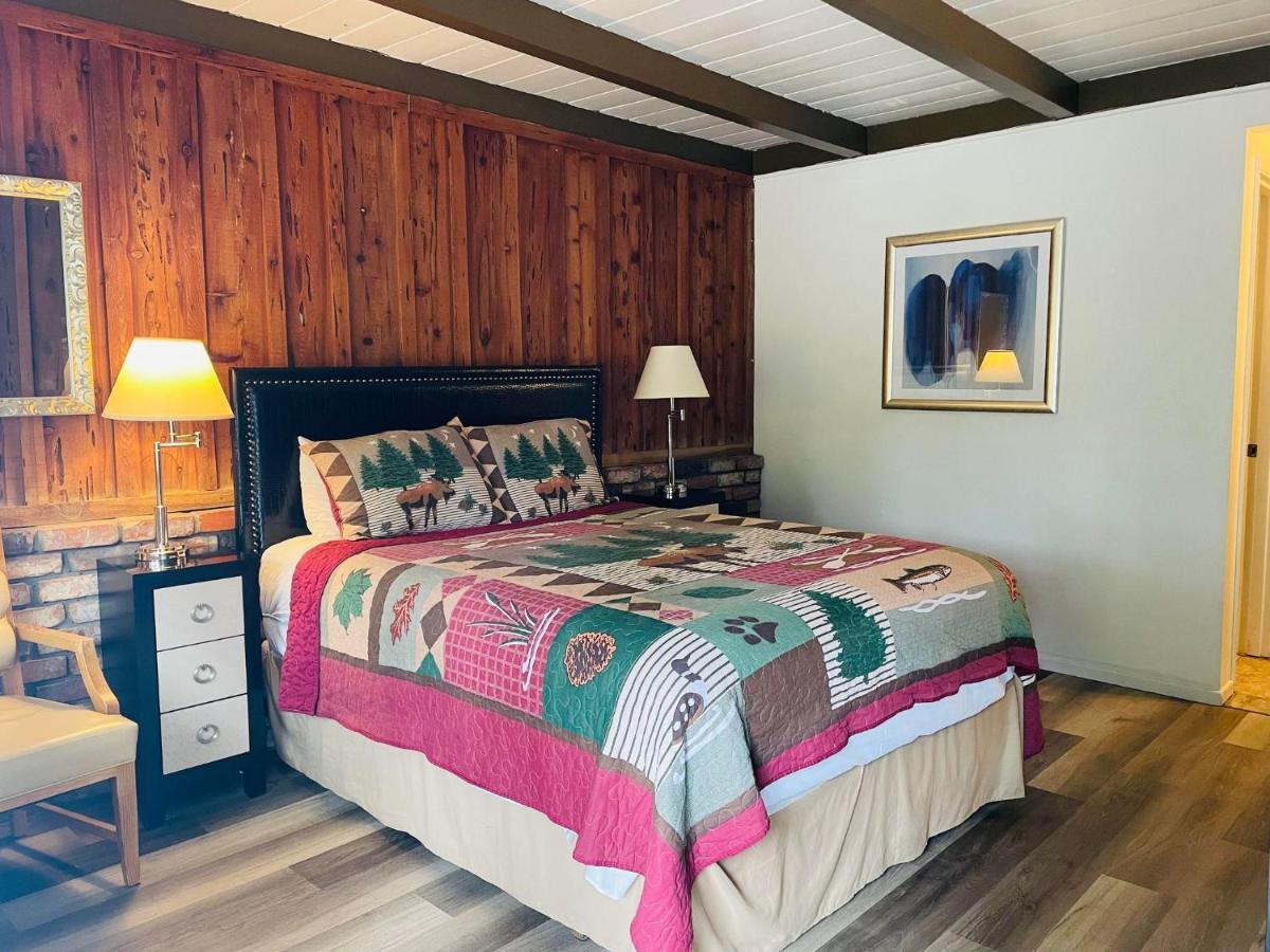 Riverfront Lodging Shady Cove Buitenkant foto