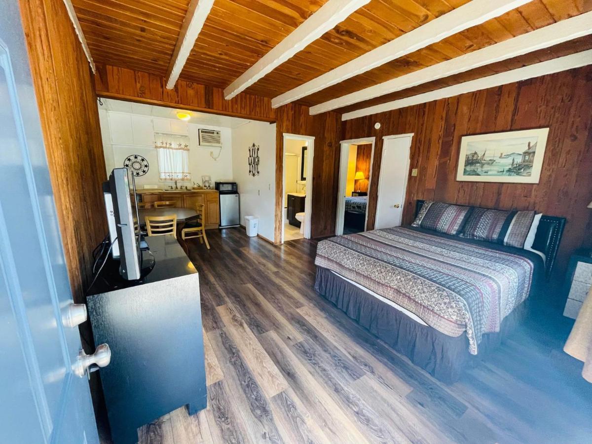 Riverfront Lodging Shady Cove Buitenkant foto